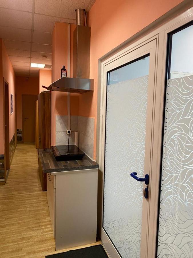 Hipokratios 3 Zimmer Mit Gemeinschaft Wc Фюрт Экстерьер фото